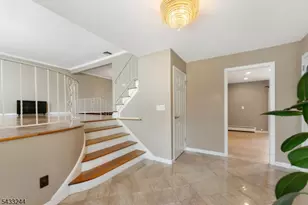 884 Peach Tree Rd, Union Township, NJ 07083 - Photo 3