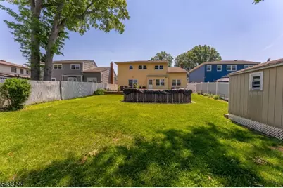 884 Peach Tree Rd, Union Township, NJ 07083 - Photo 23