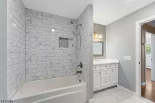 884 Peach Tree Rd, Union Township, NJ 07083 - Photo 15