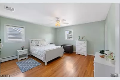 884 Peach Tree Rd, Union Township, NJ 07083 - Photo 13