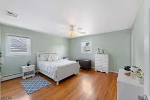 884 Peach Tree Rd, Union Township, NJ 07083 - Photo 13