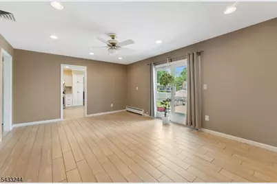 884 Peach Tree Rd, Union Township, NJ 07083 - Photo 11