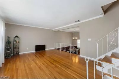 884 Peach Tree Rd, Union Township, NJ 07083 - Photo 5