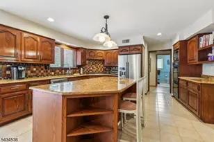 12 Sandalwood Dr, Livingston, NJ 07039 - Photo 15
