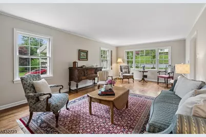 81 Mountain Road, Verona Twp., NJ 07044 - Photo 5