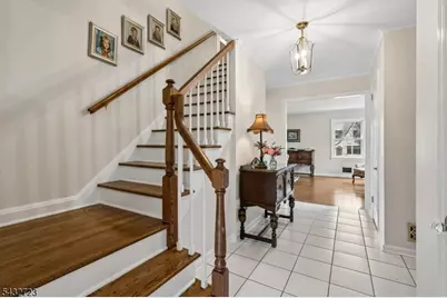 81 Mountain Road, Verona Twp., NJ 07044 - Photo 3