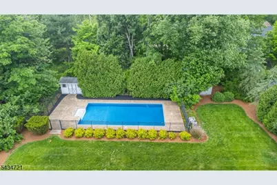 31 Yorkshire Ave, West Milford, NJ 07480 - Photo 3