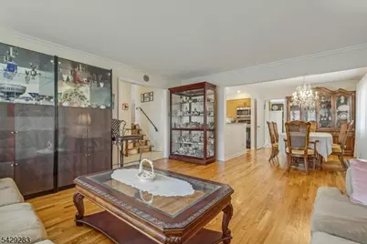 40 Catherine Ct, Cedar Grove, NJ 07009 - Photo 7