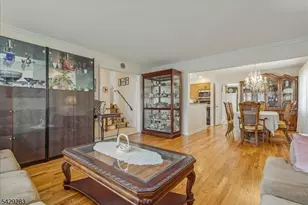 40 Catherine Ct, Cedar Grove, NJ 07009 - Photo 7