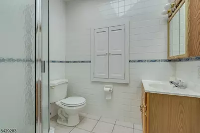 40 Catherine Ct, Cedar Grove, NJ 07009 - Photo 23