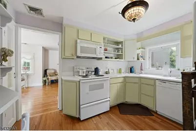 716 Colonial Rd, Franklin Lakes, NJ 07417 - Photo 7