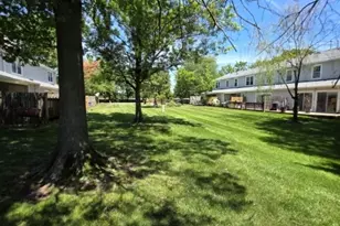394 Rittenhouse Ct, North Brunswick Township, NJ 08902 - Photo 5