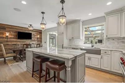 120 Woods End Dr, Bernards Township, NJ 07920 - Photo 9