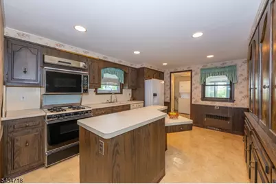 27 Glen Rd, West Orange Township, NJ 07052 - Photo 9