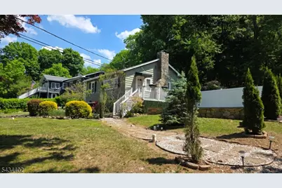 37 Grandview Ave, Jefferson Township, NJ 07460 - Photo 3