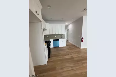 484 S 19th St 2nd Fl, Newark, NJ 07103 - Photo 1