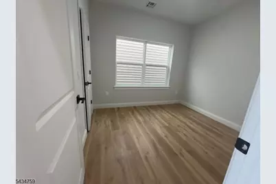 484 S 19th St 2nd Fl, Newark, NJ 07103 - Photo 13
