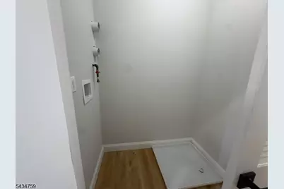 484 S 19th St 2nd Fl, Newark, NJ 07103 - Photo 15