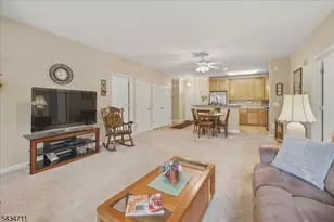 104 Ridgeview Ln, Mount Arlington, NJ 07856 - Photo 13