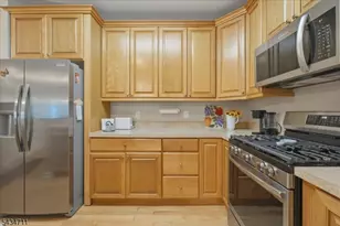 104 Ridgeview Ln, Mount Arlington, NJ 07856 - Photo 7