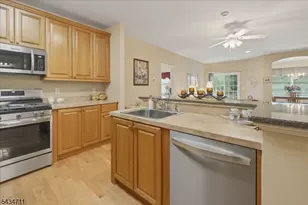 104 Ridgeview Ln, Mount Arlington, NJ 07856 - Photo 5