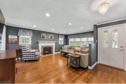 1262 Christine Cir, Scotch Plains Township, NJ 07076 - Photo 3