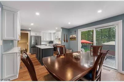 1262 Christine Cir, Scotch Plains Township, NJ 07076 - Photo 7