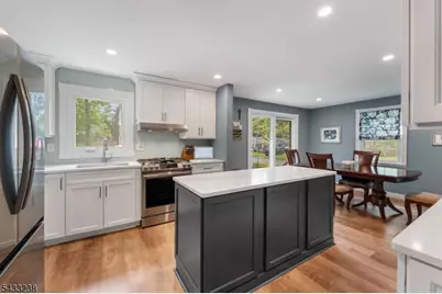 1262 Christine Cir, Scotch Plains Township, NJ 07076 - Photo 9