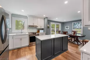 1262 Christine Cir, Scotch Plains Township, NJ 07076 - Photo 9