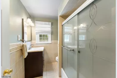 1262 Christine Cir, Scotch Plains Township, NJ 07076 - Photo 15
