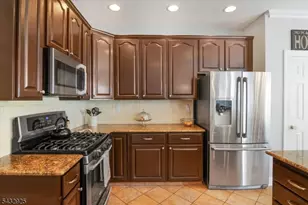 11 Queens Ln, Wayne, NJ 07470 - Photo 9