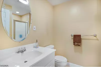 11 Queens Ln, Wayne, NJ 07470 - Photo 27