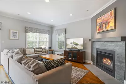 11 Queens Ln, Wayne, NJ 07470 - Photo 5