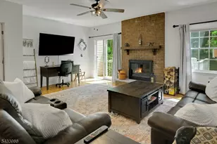 38 Essex Dr, Mendham, NJ 07945 - Photo 9