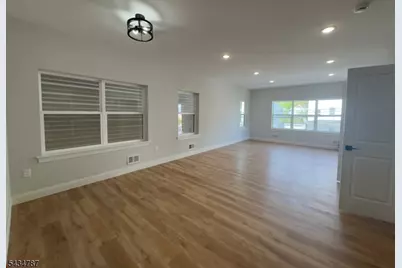 486 S 19th St 1st Fl, Newark, NJ 07103 - Photo 7