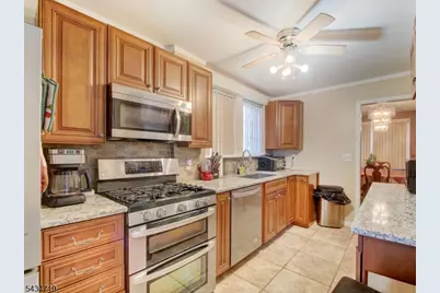 409-411 3rd Ave West, Newark, NJ 07107 - Photo 9