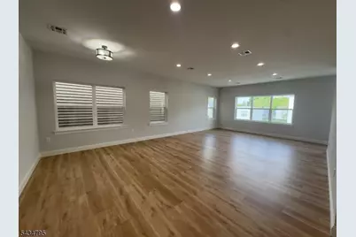 486 S 19th St 2nd Fl, Newark, NJ 07103 - Photo 3