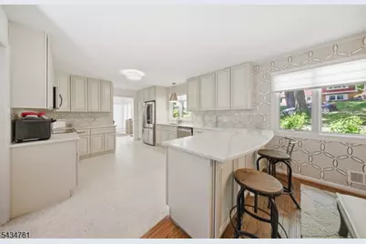 24 Freeman Ave, Denville, NJ 07834 - Photo 3