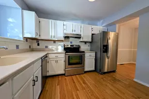 37 Whitehall Ct, Hillsborough Township, NJ 08844 - Photo 3