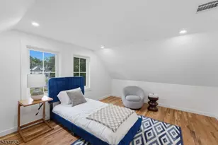 166 Lincoln St, Montclair, NJ 07042 - Photo 23