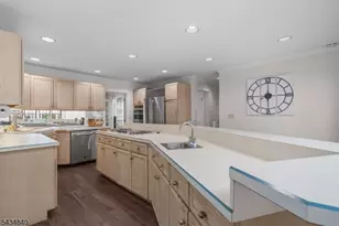 70 Lennon Pl, Clifton, NJ 07013 - Photo 9