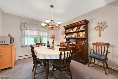 347 Chestnut Ave, South Hackensack Township, NJ 07606 - Photo 5