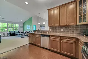 909 Brook Hollow Dr, Hanover Township, NJ 07981 - Photo 3