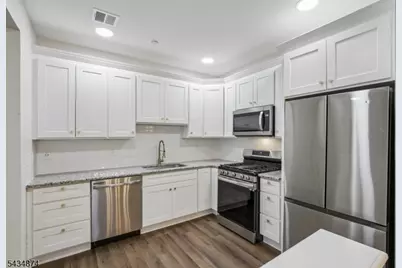 144 Barrister Dr #144, Butler, NJ 07405 - Photo 9
