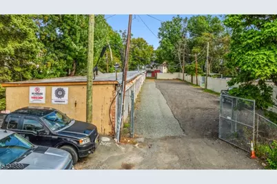 197 Park Ave, Orange, NJ 07050 - Photo 7