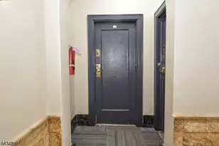 303 Hamilton Pl, Hackensack, NJ 07601 - Photo 5