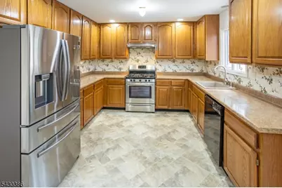 9 Mulberry Ct, Roxbury Township, NJ 07876 - Photo 9