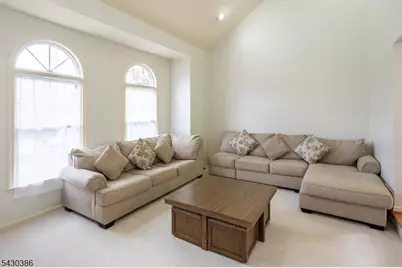 9 Mulberry Ct, Roxbury Township, NJ 07876 - Photo 5