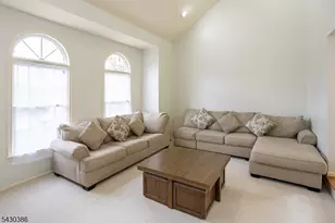 9 Mulberry Ct, Roxbury Township, NJ 07876 - Photo 5