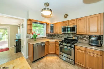 318 Highland Ave, Orange, NJ 07050 - Photo 15